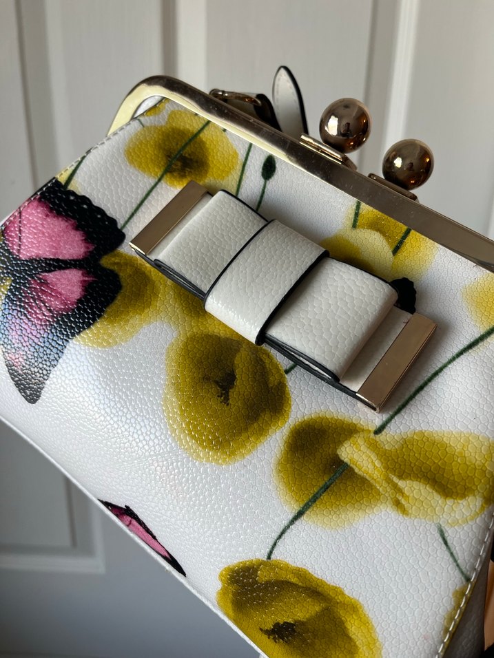 Çiçek Desenli Özel Tasarım Beyaz Kadın Çanta - Görsel 5