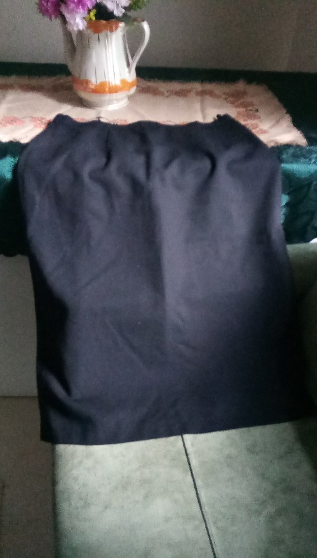 Düz Siyah yırtmaçlı etek - Görsel 2