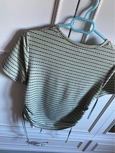 Büzgülü crop bluz - Görsel 3