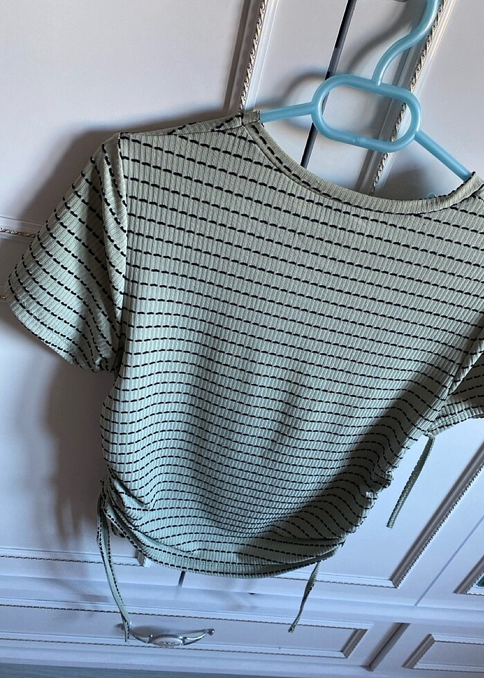 Büzgülü crop bluz - Görsel 3