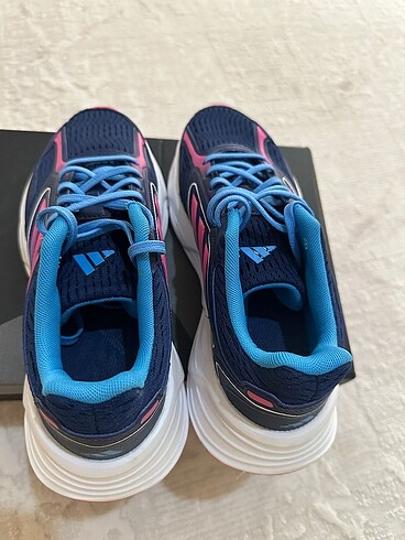 36,5 Beden Adidas kadın ayakkabı