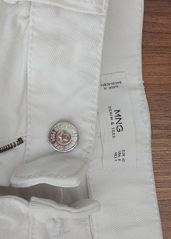 MNG Beyaz Minimalist