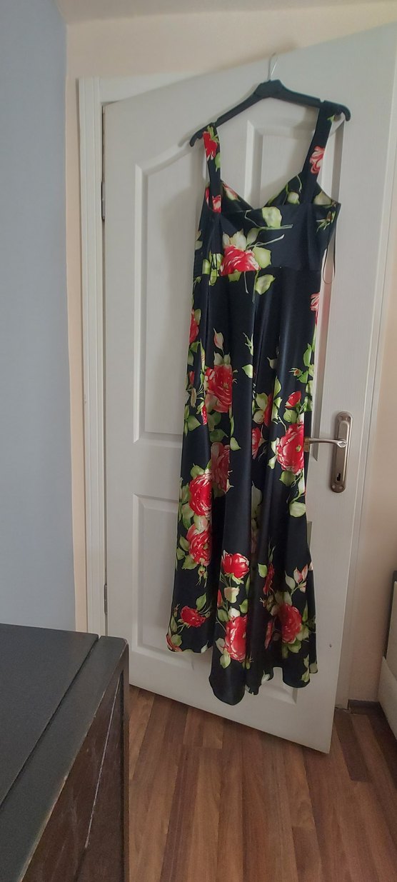 Çiçek Desenli Uzun İpek Elbise - Görsel 2