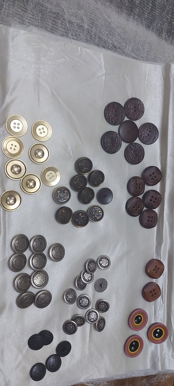 Çeşitli Renk ve Desenlerde Düğmeler tan 5 tl - Görsel 2