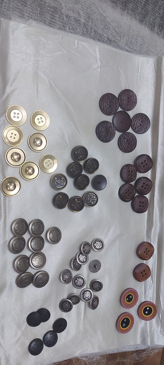 Çeşitli Renk ve Desenlerde Düğmeler tan 5 tl - Görsel 4