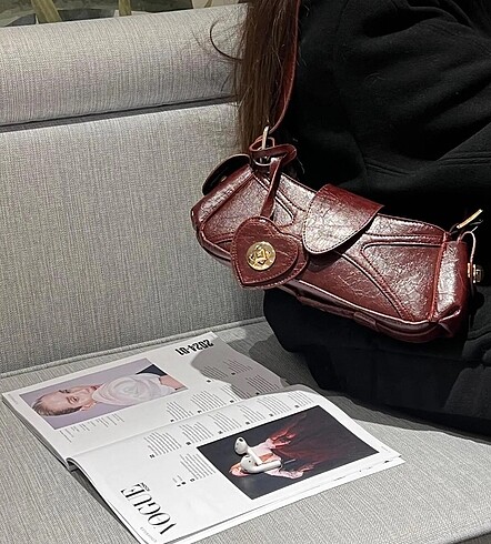 Aurora Model Orta Boy Kadın Omuz Ve Kol Çantası