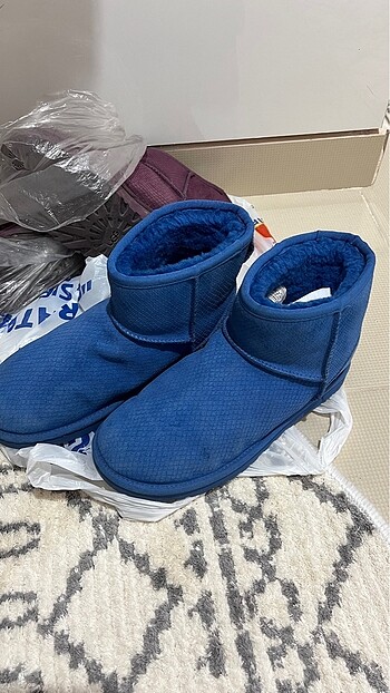 Ugg bot