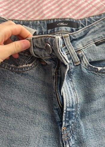 Kadın Mavi Kot Pantolon Kemer Detaylı - Görsel 10