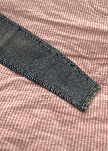 Kadın Mavi Kot Pantolon Kemer Detaylı - Görsel 13