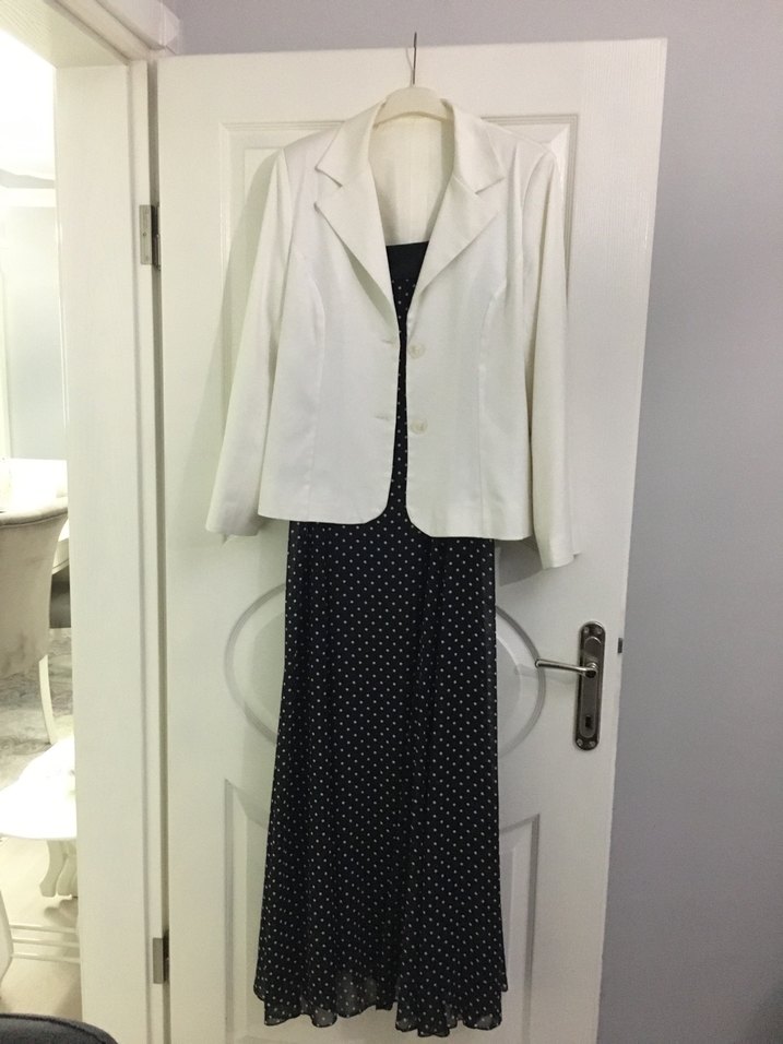 Puantiye Desenli Uzun Siyah Elbise - Görsel 3