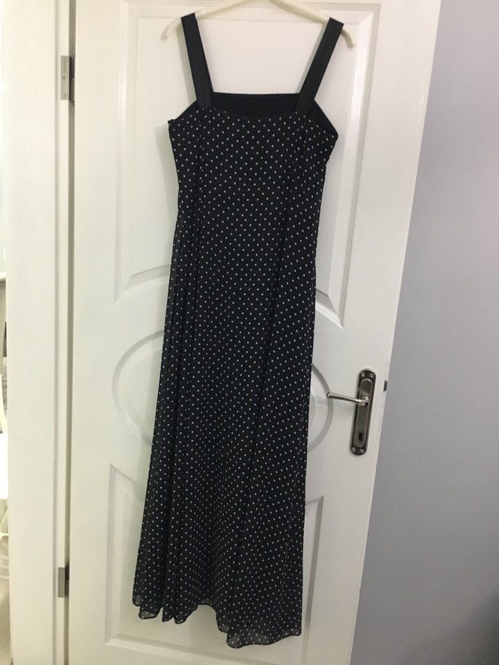 Puantiye Desenli Uzun Siyah Elbise - Görsel 2