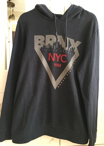 Siyah Kapüşonlu Baskılı Sweatshirt