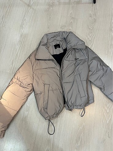Mont , bershka mont