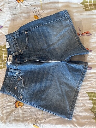 Kıvrık paça denim mom şort