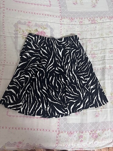 Bershka Zebra desenli şort etek