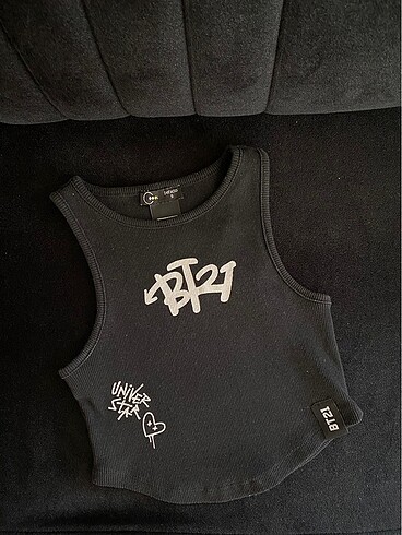 Crop siyah