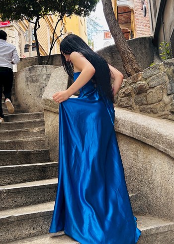 Uzun Parlak Mavi Straplez Gotik Kadın Elbise - Görsel 3