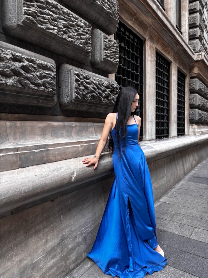 Uzun Parlak Mavi Straplez Gotik Kadın Elbise - Görsel 4