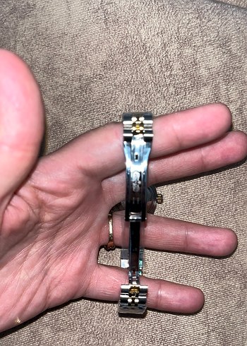 Altın ve Gri Kadın Klasik Saat - Görsel 4