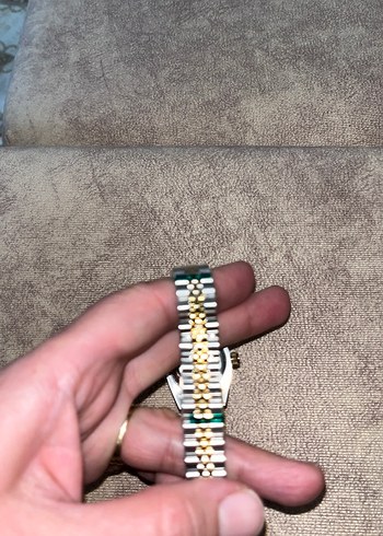 Altın ve Gri Kadın Klasik Saat - Görsel 3