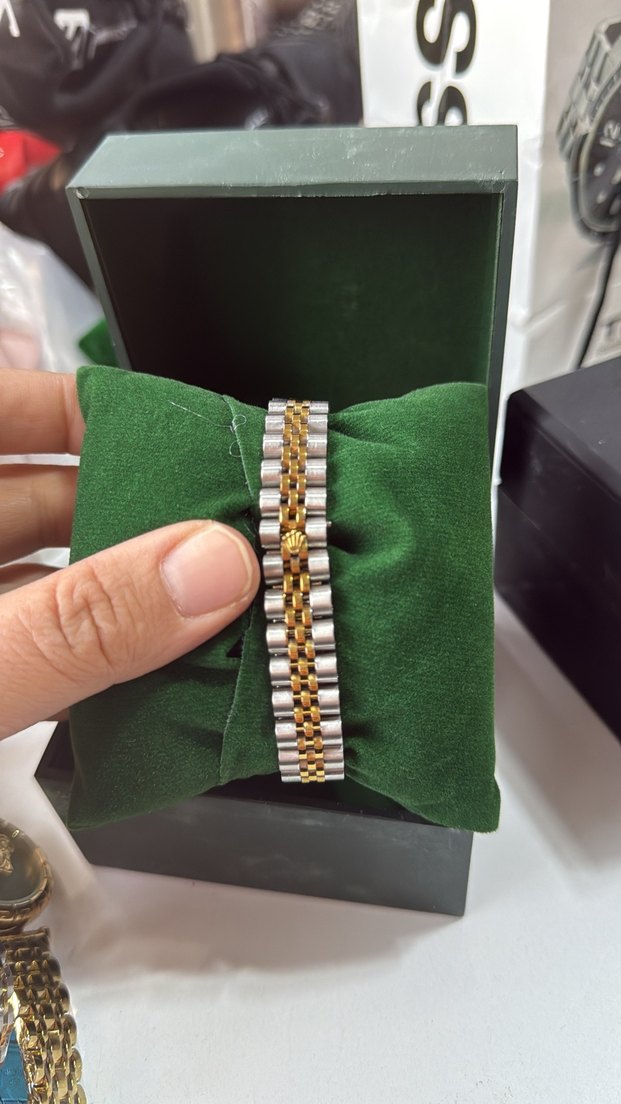 Altın ve Gümüş Renkli Kadın Klasik Saat - Görsel 2