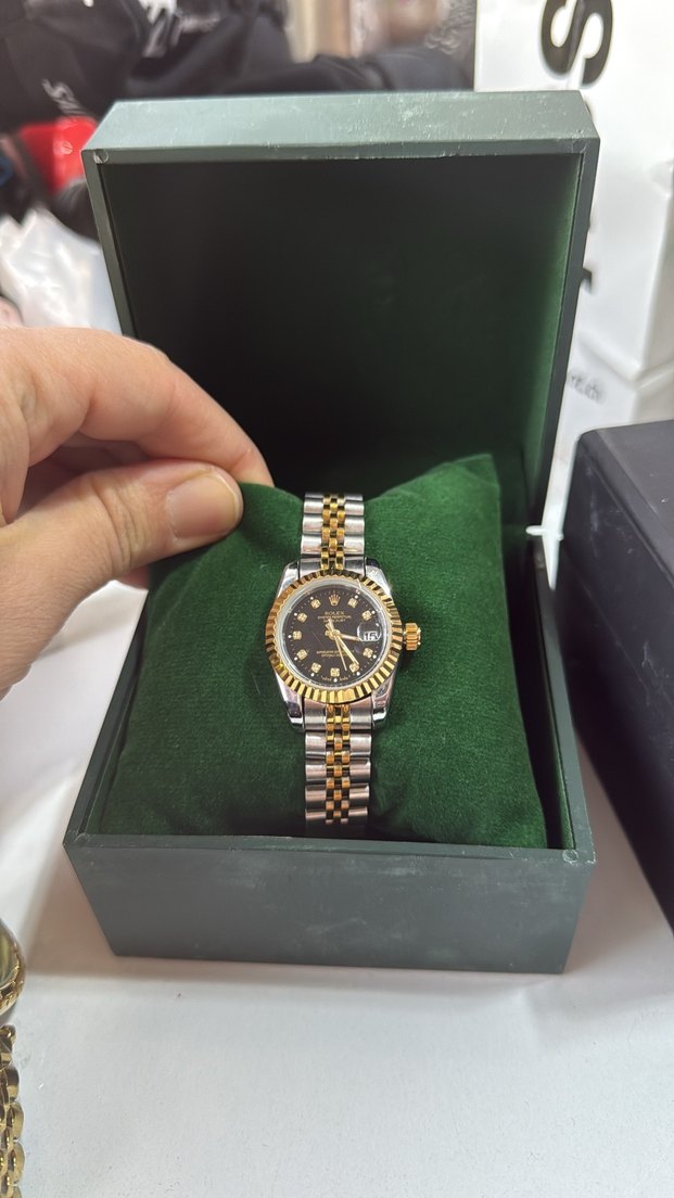 Altın ve Gümüş Renkli Kadın Klasik Saat - Görsel 3