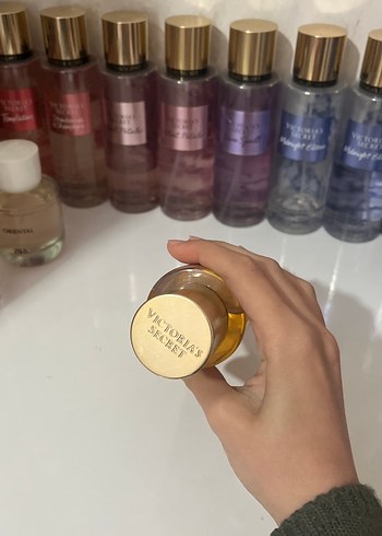 bare vanilla Victoria's Secret Vanilya Parfüm Spreyi 250 ml - Görsel 3