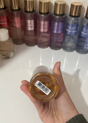 bare vanilla Victoria's Secret Vanilya Parfüm Spreyi 250 ml - Görsel 2