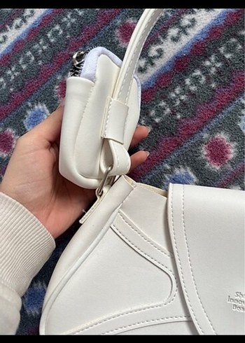 Beyaz Tokalı Kadın Omuz Çantası - Görsel 2