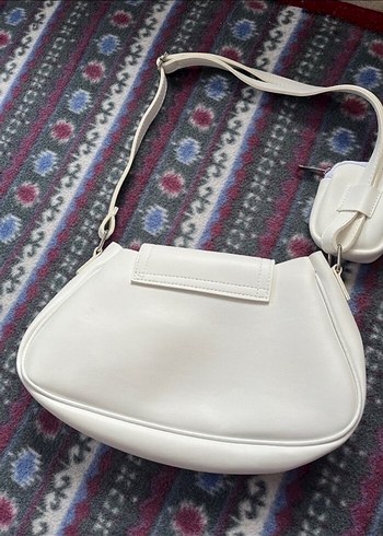 Beyaz Tokalı Kadın Omuz Çantası - Görsel 6