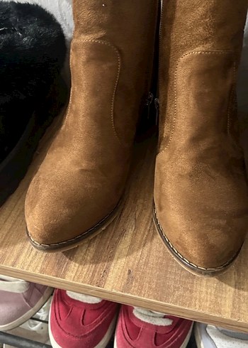 Yildiz desenli topuklu Kahverengi Süet Nakışlı Kadın Topuklu Bot - Görsel 8