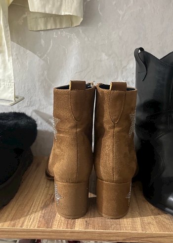 Yildiz desenli topuklu Kahverengi Süet Nakışlı Kadın Topuklu Bot - Görsel 4