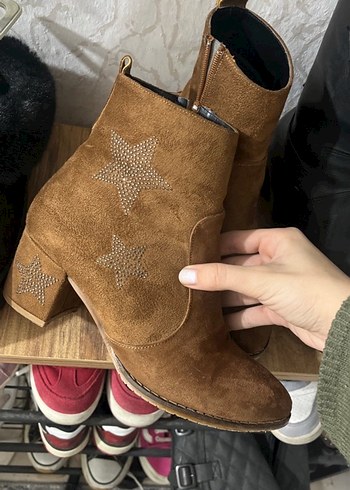 Yildiz desenli topuklu Kahverengi Süet Nakışlı Kadın Topuklu Bot - Görsel 6