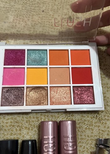 maybelline sky high maskara far paletMakyaj Seti ve Kirpik Kıvır - Görsel 4