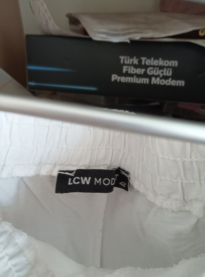 Beyaz Kadın Keten Salaş Midi Pantolon - Görsel 3