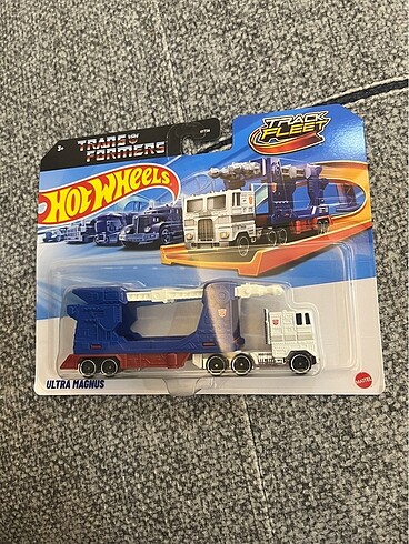 Hot wheels trans formers ultra magnus