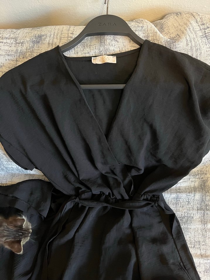 Drapeli Siyah Tulum - Görsel 3