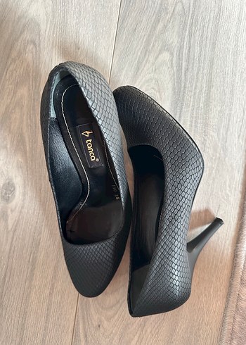 Kadın Siyah Yılan Derisi Desenli Topuklu Ayakkabı - Görsel 3