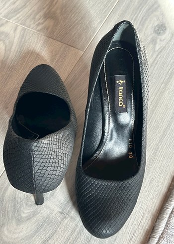 Kadın Siyah Yılan Derisi Desenli Topuklu Ayakkabı - Görsel 2