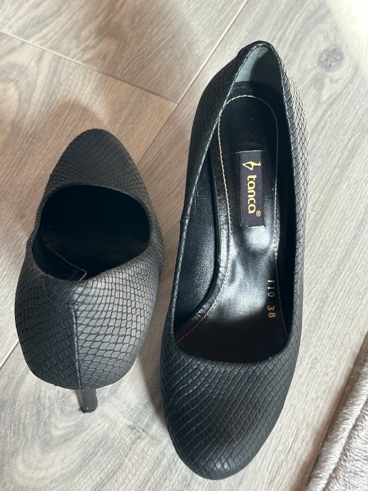 Kadın Siyah Yılan Derisi Desenli Topuklu Ayakkabı - Görsel 2