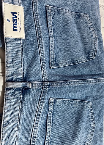 Yırtık Detaylı Rahat Kesim Mavi Midi Kot Pantolon - Görsel 5