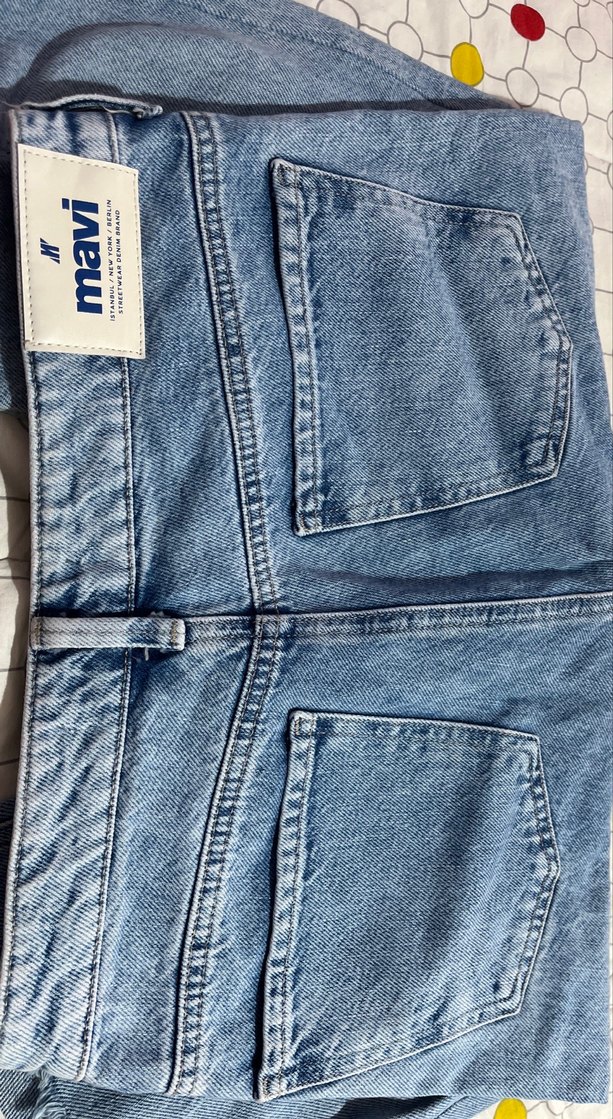 Yırtık Detaylı Rahat Kesim Mavi Midi Kot Pantolon - Görsel 5