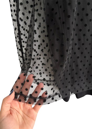 Puantiye Detaylı Siyah Transparan Bluz - Görsel 3