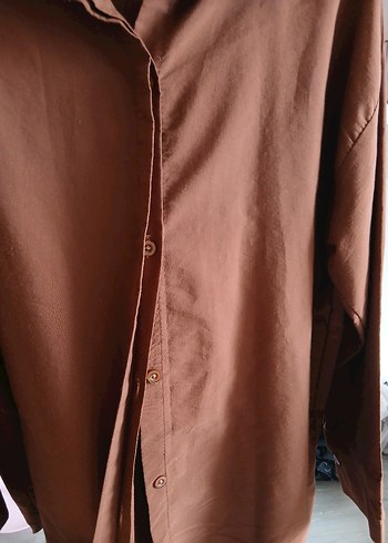 Düğmeli Uzun Kahverengi Kadın Gömlek - Görsel 2