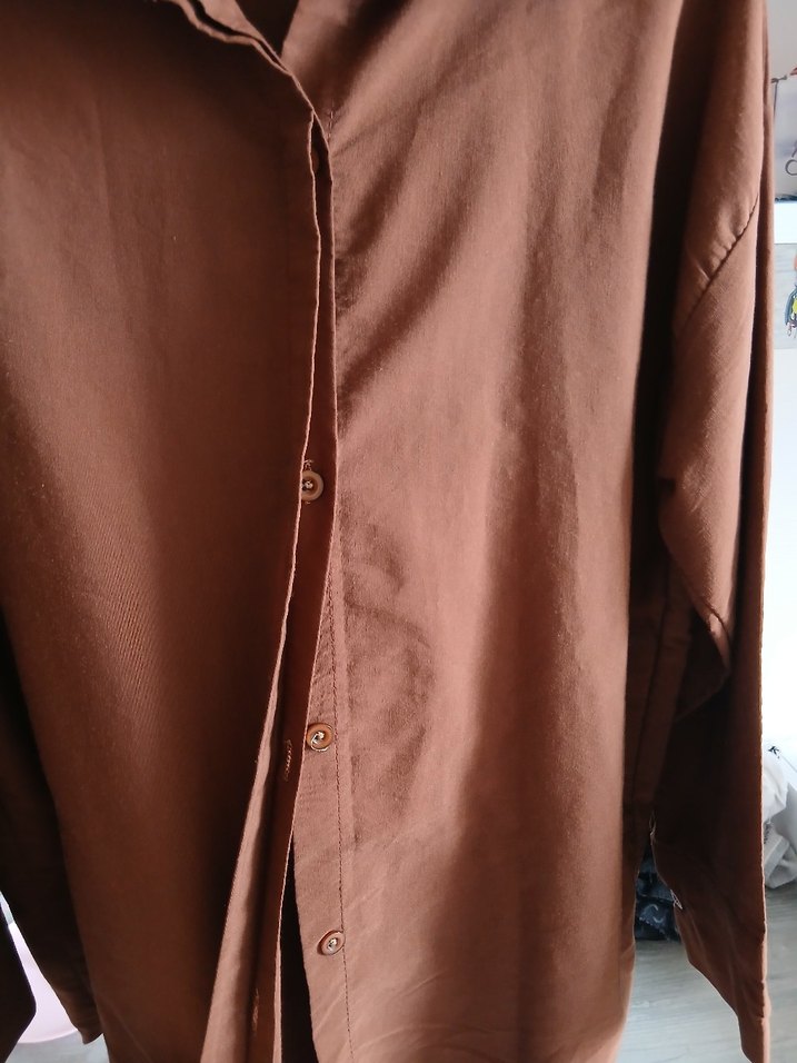Düğmeli Uzun Kahverengi Kadın Gömlek - Görsel 2