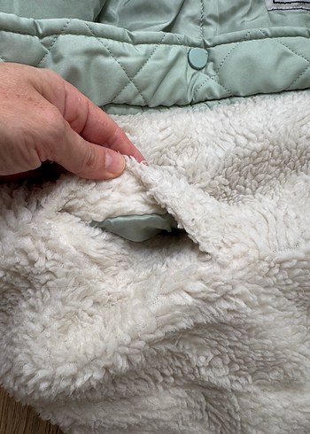 Kapüşonlu Beyaz Kürklü Kız Mont - Görsel 7