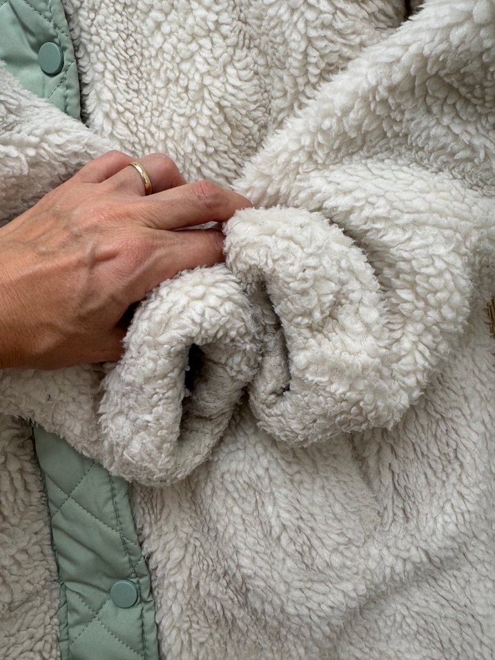 Kapüşonlu Beyaz Kürklü Kız Mont - Görsel 5