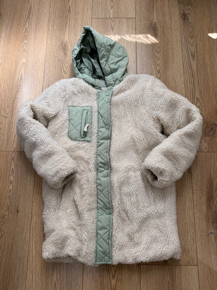 Kapüşonlu Beyaz Kürklü Kız Mont - Görsel 3