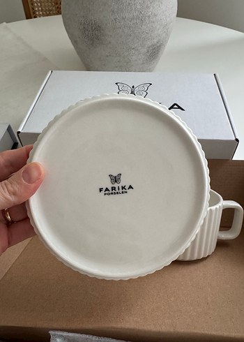 Beyaz Kabartmalı Seramik Fincan Seti - Görsel 5