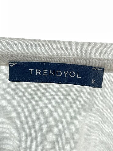 s Beden beyaz Renk Trendyol & Milla T-shirt %70 İndirimli.